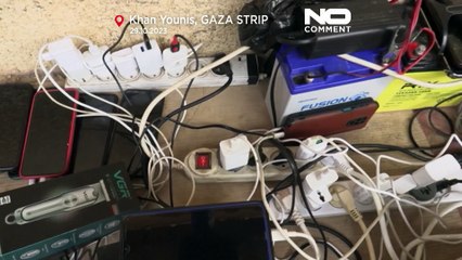 شارژ تلفن‌های همراه در غزه در نبود برق؛ تماس فلسطینی‌ها در برخی مکان‌ها با آمبولانس‌ هم ممکن نیست