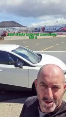 Roberto Amorin explica que Naviera Armas no le deja embarcar con un coche eléctrico