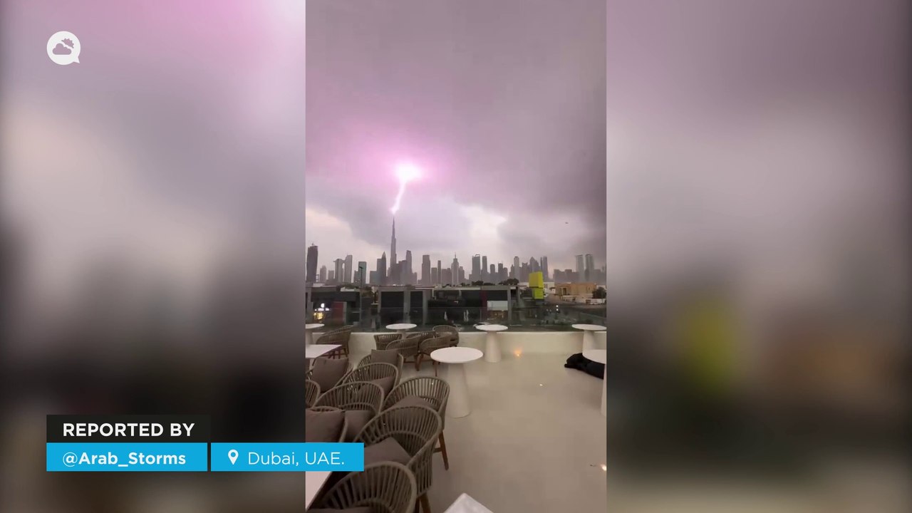Shocking thunderstorm in Dubai, UAE
