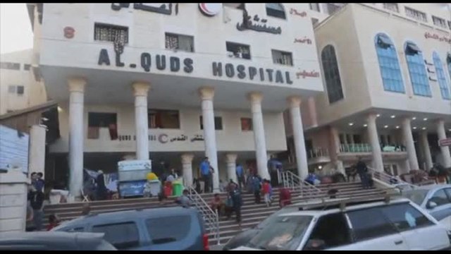 Gli sfollati negli ospedali di Gaza: nemmeno qui al sicuro