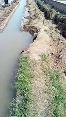 अमानक सामग्री से निर्मित खाळा बार-बार हुआ क्षतिग्रस्त, पानी की बारियां पिटी