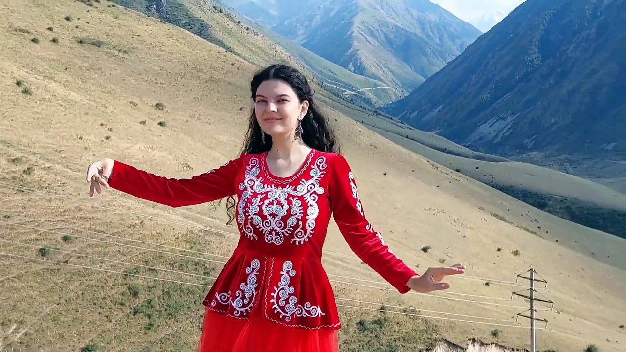 TÜRK DÜNYASİ. Türk milletiyiz kaver Saidaeva Milana