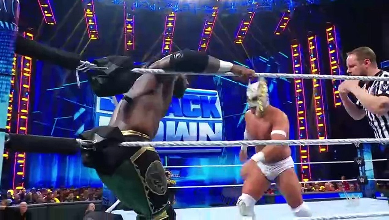 Dragon Lee vs. Cedric Alexander： SmackDown highlights, Oct. 27, 2023
