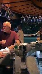 Mujer descubre a su pareja con su amante y tiene explosiva reacción