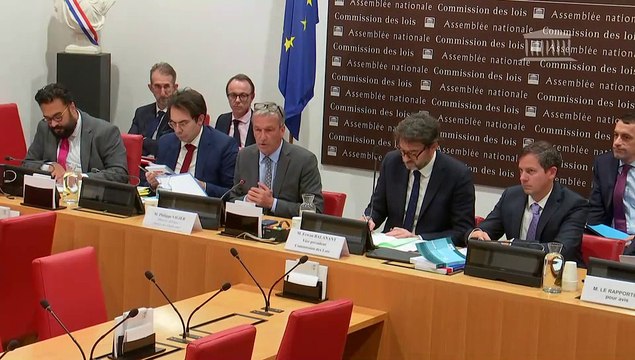 Commission des lois : M. Philippe Vigier, ministre délégué chargé des Outre-mer, sur les crédits de la mission « Outre-mer » ;Examen pour avis et vote des crédits de la mission « Outre-mer » - Lundi 30 octobre 2023