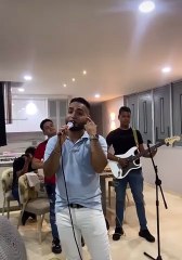 Video Acordeon, guitarra y voz