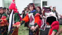 Damallı kadınlar yöresel Türkmen kıyafetleriyle düğünlere renk katıyor