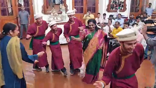 ஆளுநர் மாளிகையில் உற்சாகமாக நடனமாடிய ஆளுநர் தமிழிசை சௌந்தரராஜன்