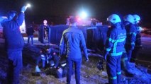 Takip edilen minibüs polis aracına çarptı: 9 yaralı