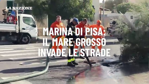 Maltempo, a Marina di Pisa il mare grosso invade le strade