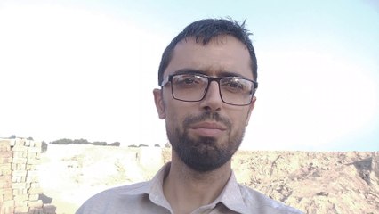 "मध्यम वर्ग और गरीबी में से अमीर बनने के लिए किसके पास ऊर्जा अधिक होगी?"  کلاس اور غریب میں سے امیر بننے کےلئے کس کے پاس انرجی زیادہ ہو گی