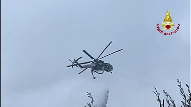 Vasto incendio a Piraino: evacuate alcune abitazioni