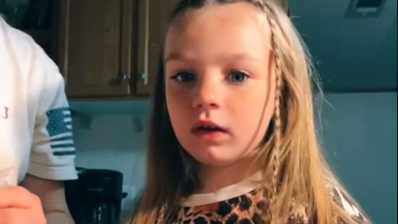 Mommy gets her daughter with the egg prank while making brownies