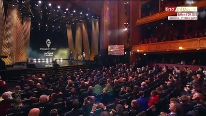 "Un ennemi de la France" : Emiliano Martinez meilleur gardien au Ballon d'Or ? Didier Deschamps et Kylian Mbappé ultra vénères