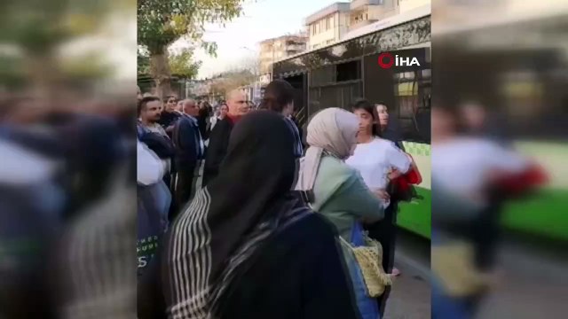 Şoför 'Çok konuşuyorsunuz' deyip tüm yolcuları otobüsten indirdi