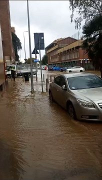 Maltempo a Milano, esonda il Seveso: viale Suzzani sembra un fiume