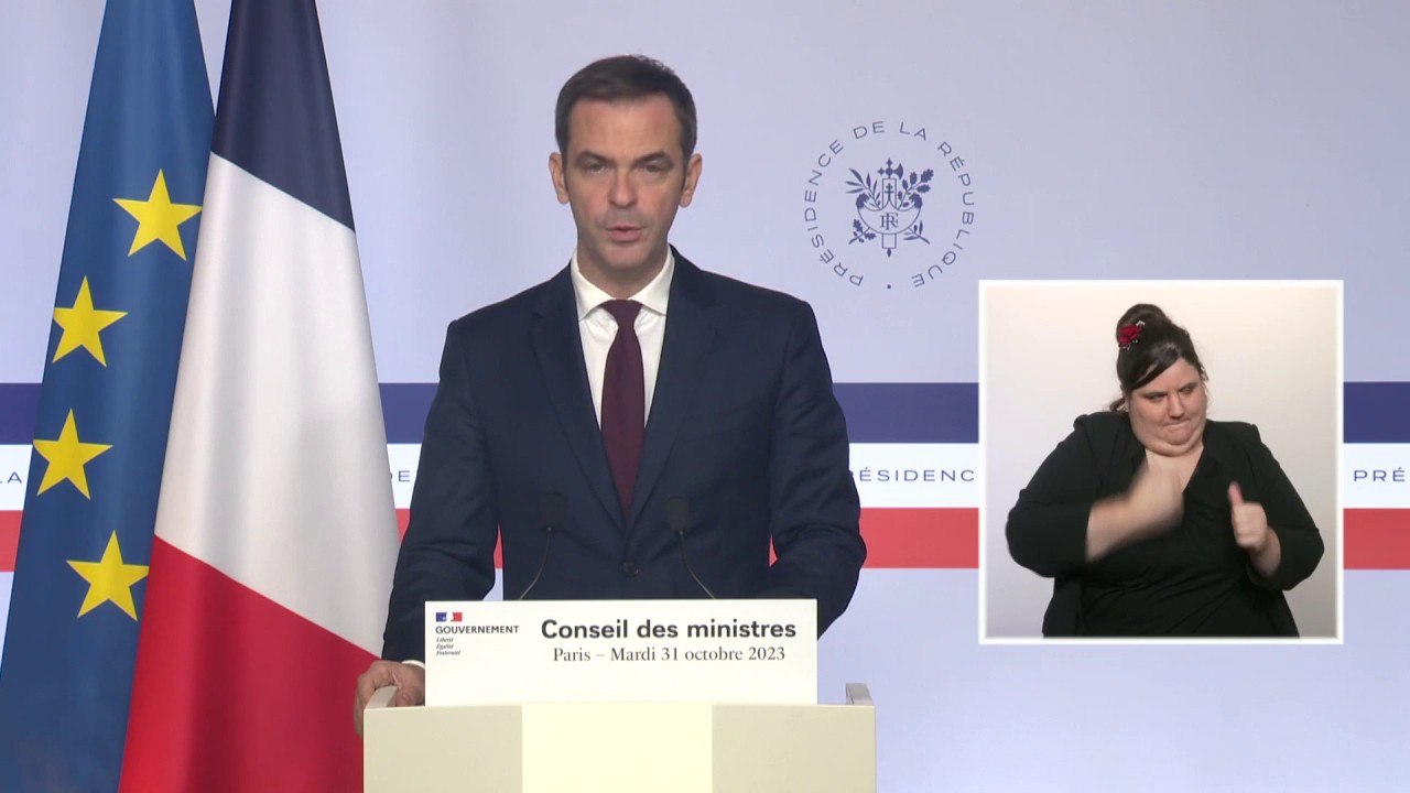 Menace d'attentat sur le RER C: "Au moins trois alertes ont été données par des utilisateurs auprès des services de sécurité de la SNCF", affirme Olivier Véran