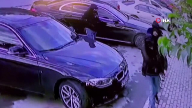 Görüntüler İstanbul'dan! Lüks araçtan inip uzun namlulu silahlarla mekan taradılar