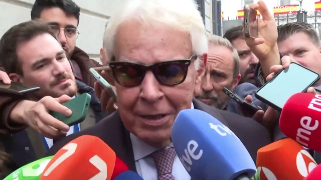 Felipe González critica la foto del PSOE con Puigdemont: Quedaron muy apropiados