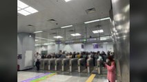 김포공항역 선로에서 연기...9호선·공항철도 양방향 무정차 통과 / YTN