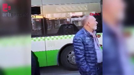 Yolcuları 'çok konuştukları' gerekçesiyle indirdi