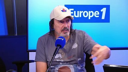 Скачать видео: Pascal Praud et vous - Joueurs, niveau de jeu... Le football était-il mieux avant ? La réponse de Didier Roustan