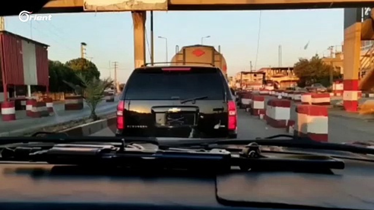 مرور سيارة شبيحة ميليشيا أسد من أمام حاجز للجيش اللبناني بدون تفتيش