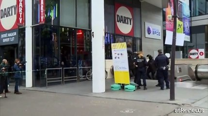 La presunta attentatrice di Parigi non aveva addosso alcun esplosivo