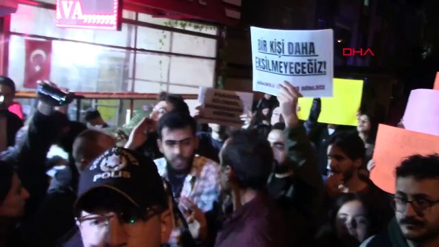 Il y a eu une bagarre entre des étudiants protestant contre le suicide d'étudiants et la police à Eskişehir