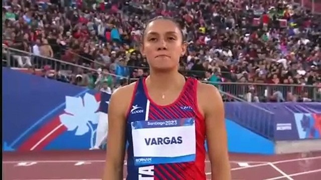 Andrea Vargas en la final de los 400 m con vallas de los Panamericanos
