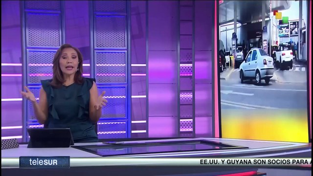 Acosta: Las empresas de servicios públicos deben ser 100% estatales