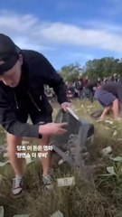 체코 인플루언서, 헬기서 13억 현금 뿌리기 영상 공개 🚁