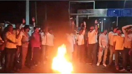 बाड़मेर: कांग्रेस में बगावत, कार्यकर्ता उतरे सड़कों पर, फूंका पुतला, देखे VIDEO