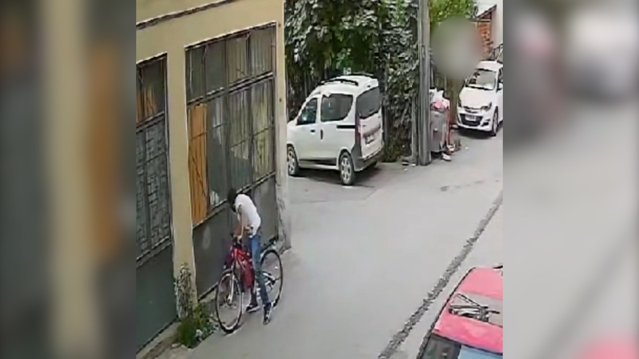 9 yaşındaki çocuğun yüzüne biber gazı sıktı