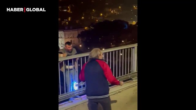 Abdurrahim Albayrak, köprüde intihar girişimini engelledi