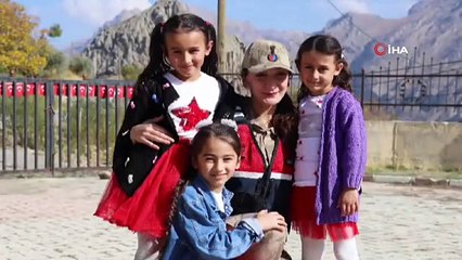 Hakkari İl Jandarma Komutanlığı Öğrencilerle Buluştu