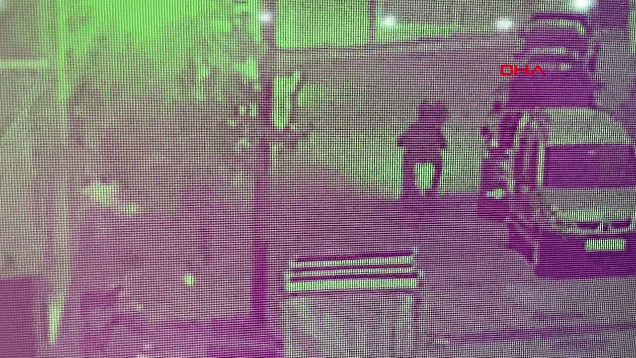 Bağcılar'da motosikletli saldırganlar ateş açtı