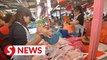 Stick with ceiling price, say chicken sellers