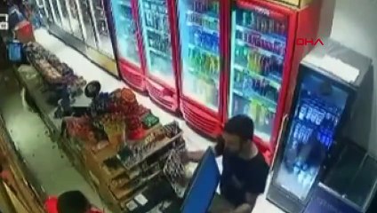 İzmir'de markette oyun makinesi hırsızlığı girişimi