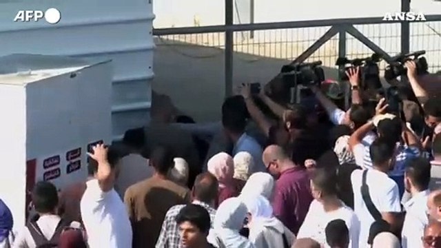Gaza, primi stranieri via dalla Striscia attraverso valico di Rafah