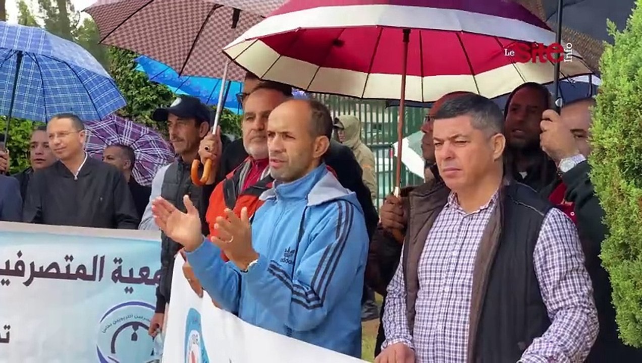 المتصرفون التربويون يحتجون أمام وزارة التعليم ويصفون النظام الأساسي الجديد بالمجحف