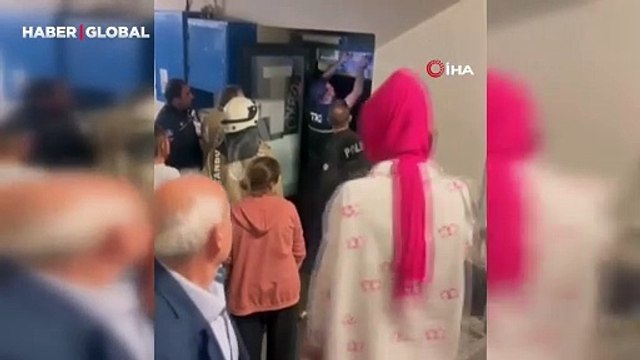 Maltepe alt geçit asansöründe kriz! Çocuk için seferber oldular