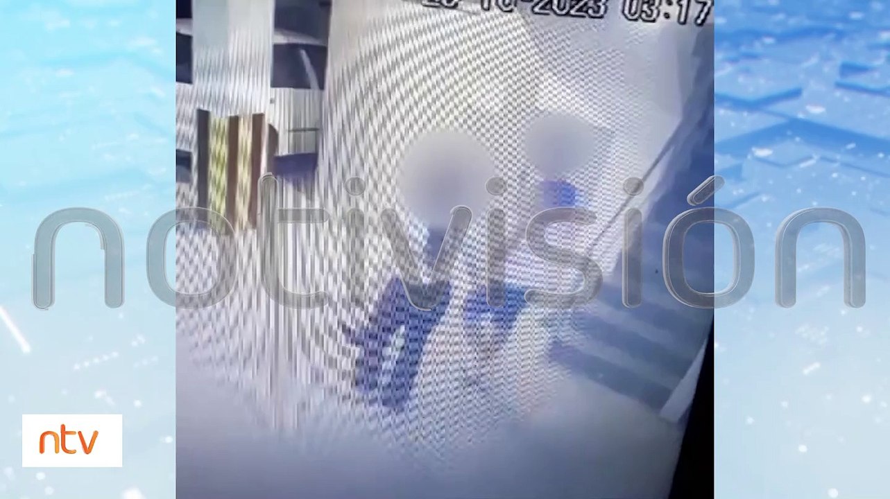 Cámaras muestran a uno de los futbolistas acusado por violación con la víctima