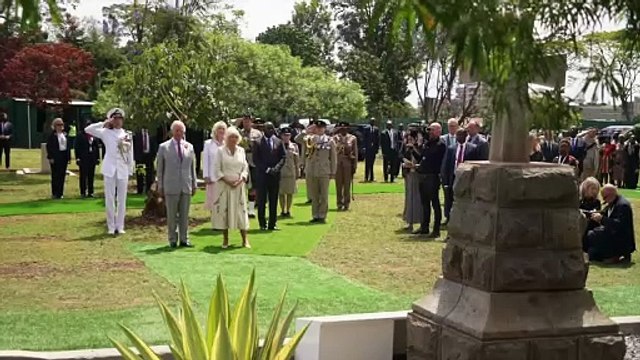 King presents Kenyan WWII veterans with replacement medals