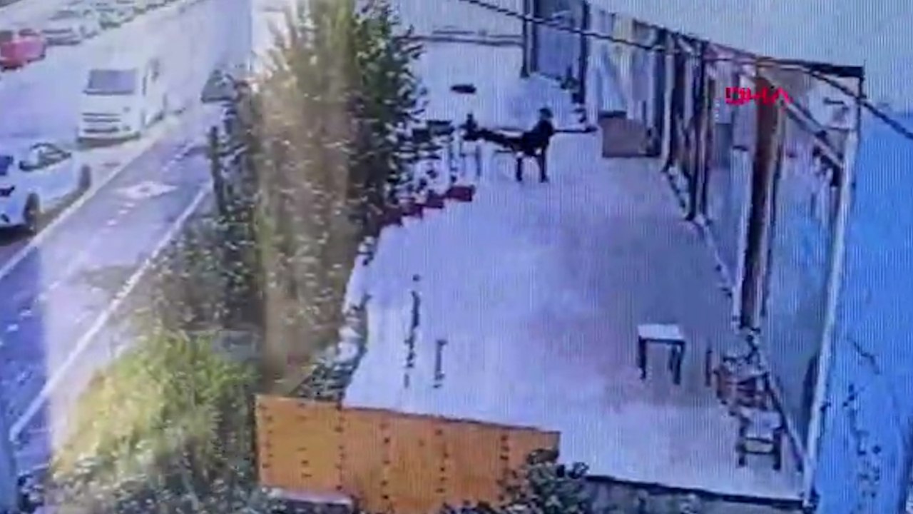 Galerici iş yerinin önünde öldürüldü