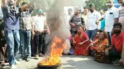 अजमेर: कांग्रेस में टिकिट वितरण को लेकर बवाल, कार्यकर्ताओं ने किया टायर जलाकर प्रदर्शन