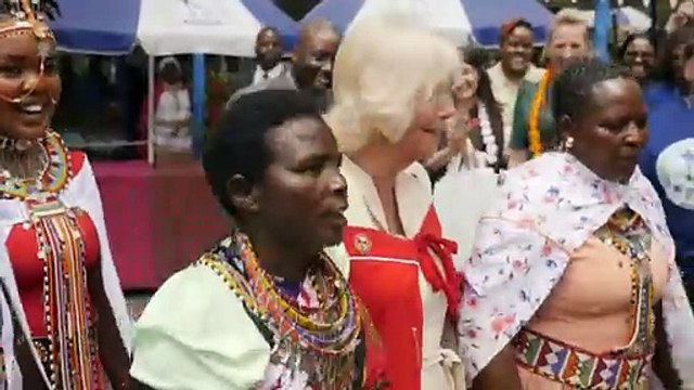 Queen joins traditional dance in Nairobi