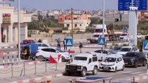 وصول سيارات إسعاف تحمل عددا من جرحى غزة لمعبر رفح الفلسطيني