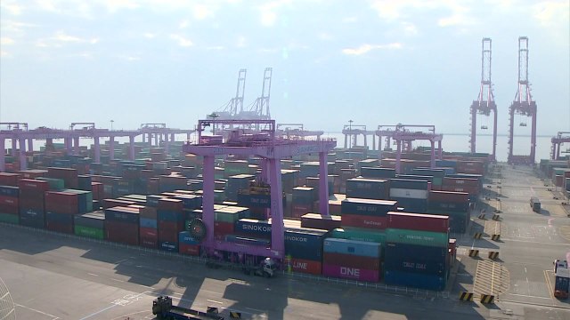 10월 수출 전년 대비 5.1% 증가...13개월 만에 증가세 / YTN