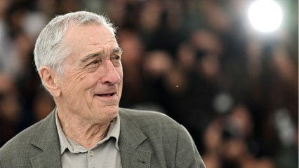 GALA VIDEO - Robert De Niro accusé de harcèlement moral : en colère au tribunal, l’acteur risque très gros